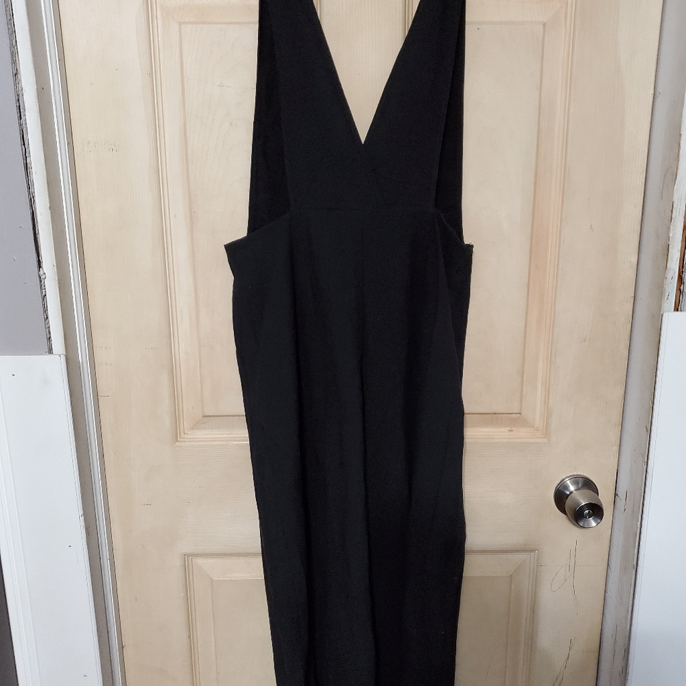 3/4 black jumper. Brand new. Never worn.